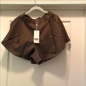 Chic Black Houndstooth Women's‎ Shorts